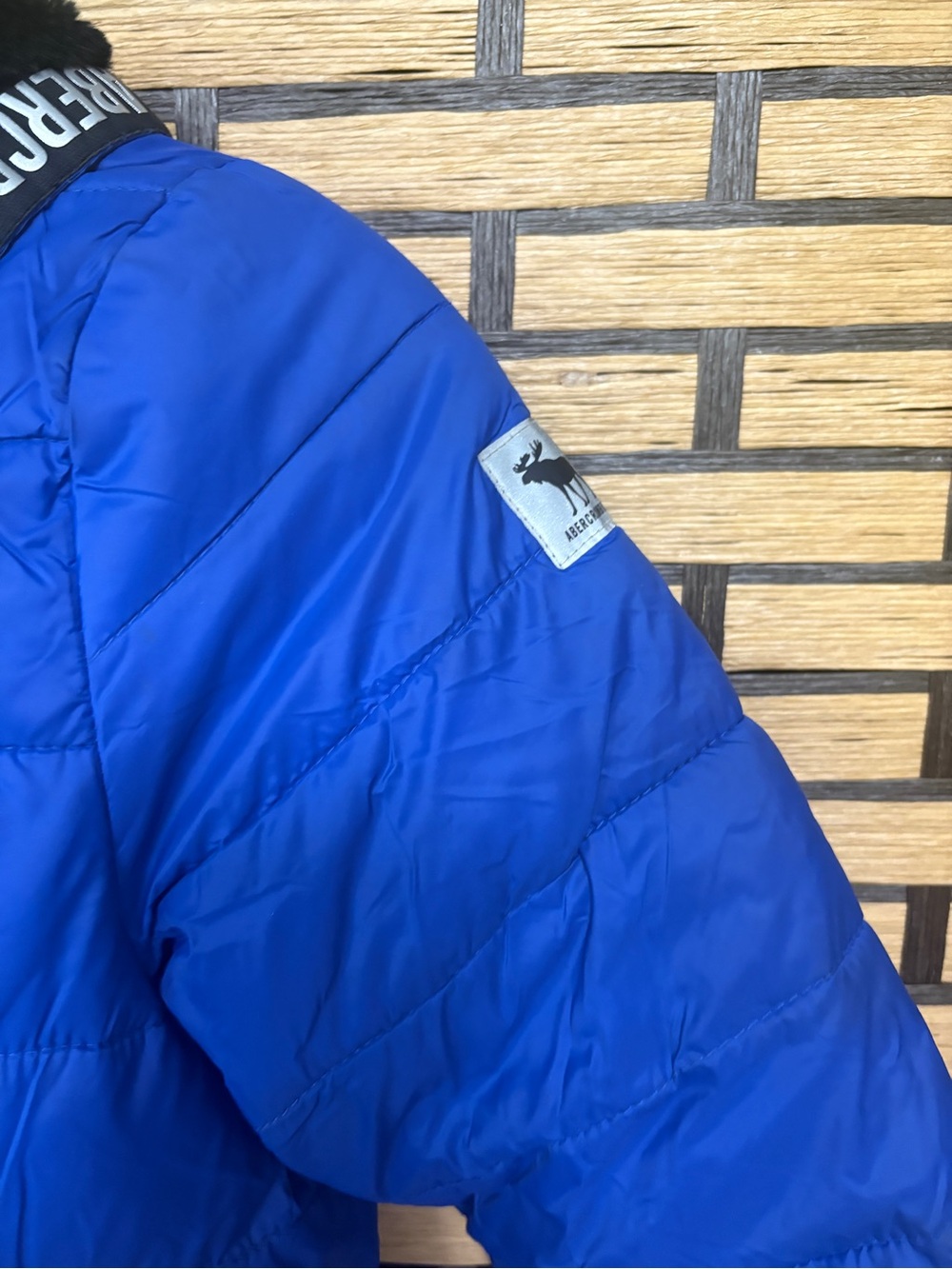 Abercrombie & fitch kids blue puffer jacket size 9/10 - Picture 5 of 8